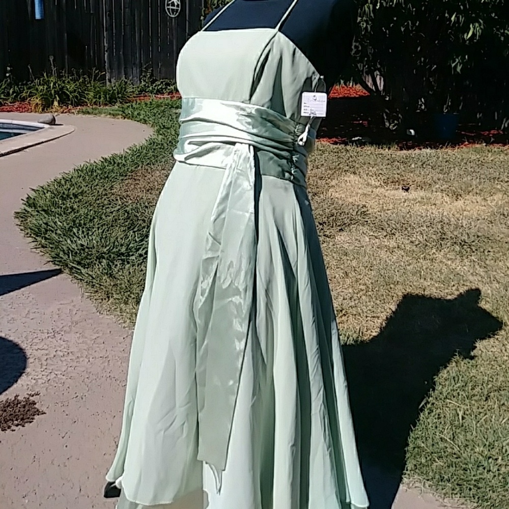 Beautiful lite green dress